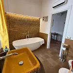 Central, Elegant, Quiet Appartamento