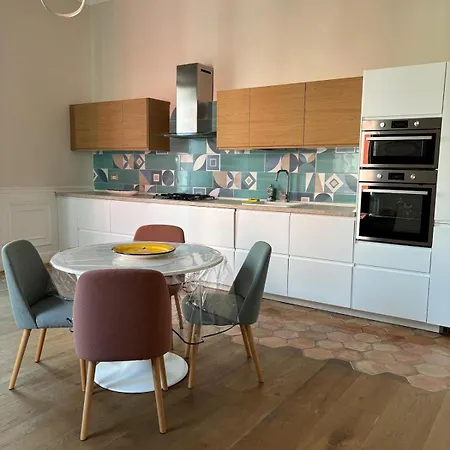 Central, Elegant, Quiet * Salerno