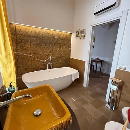 Central, Elegant, Quiet Daire