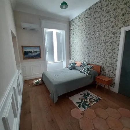 Central, Elegant, Quiet