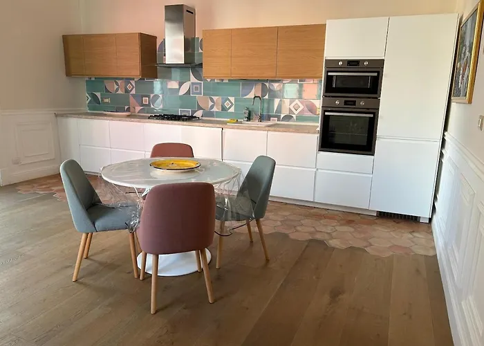 Central, Elegant, Quiet *