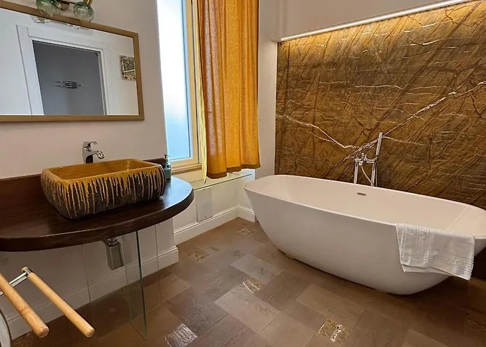 Central, Elegant, Quiet Appartement *