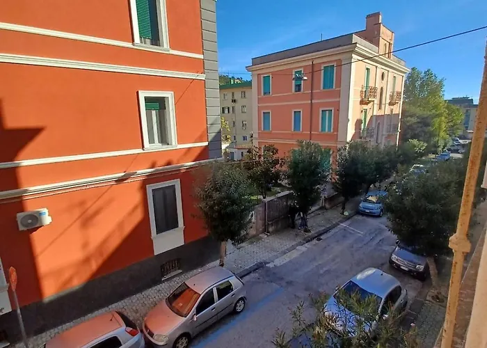 Central, Elegant, Quiet Apartment Salerno